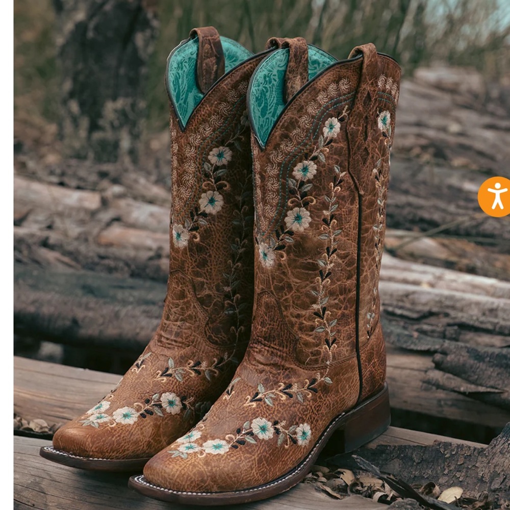 WOMEN'S GLOW IN THE DARK FLORAL EMBROIDERY
DISTRESS SQUARE TOE
COWBOY BOOT